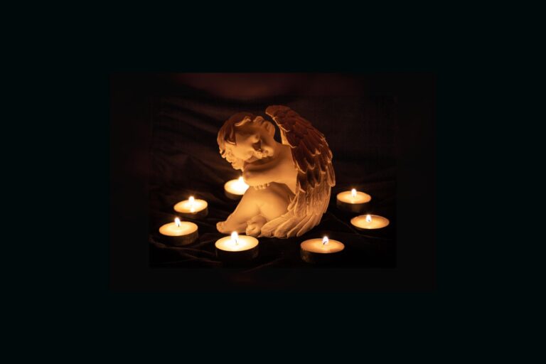 Angyalka gyertyákkal